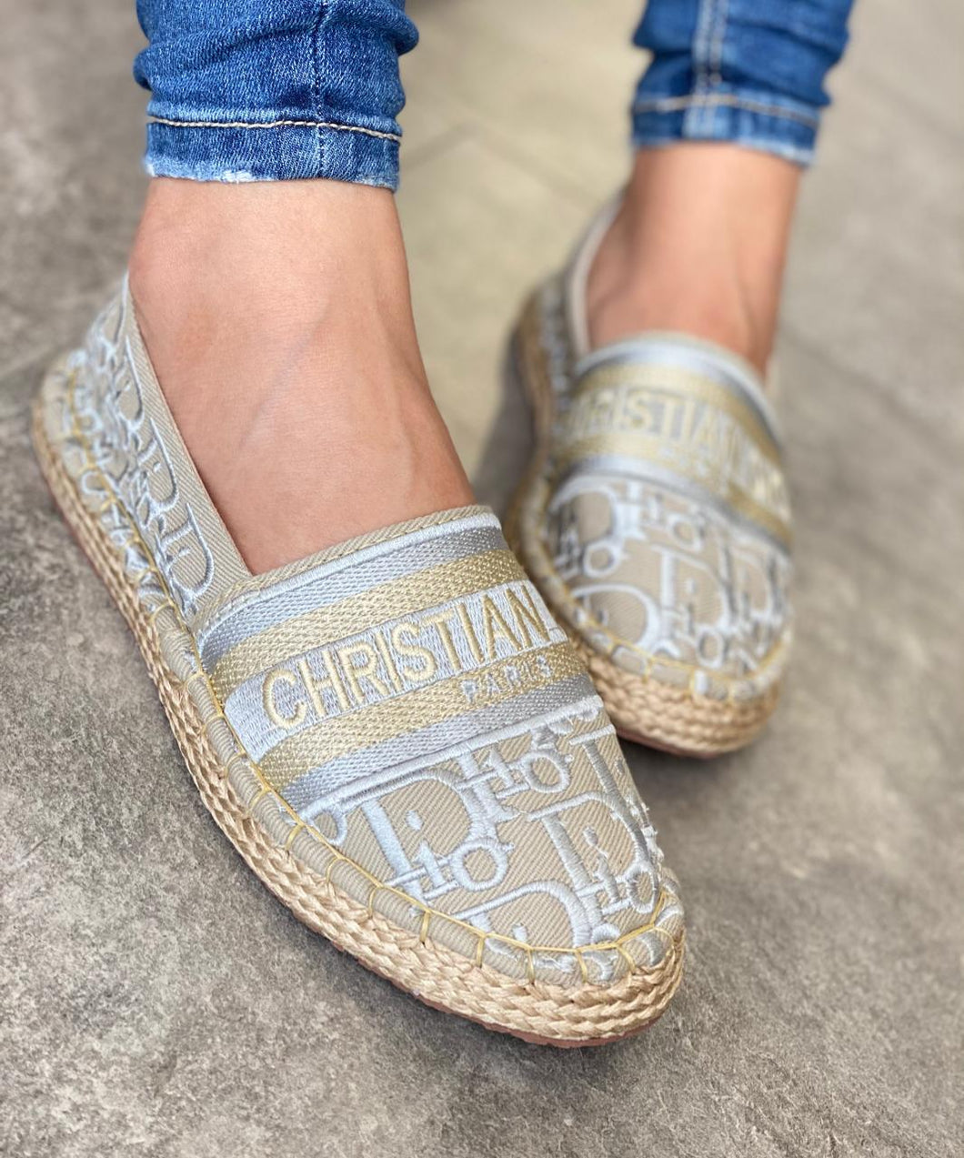 ESPADRILA MUJER D1OR S02 GRIS CERRADA